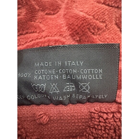 Carrara Red Toned Sculpted Hand Towel Italy 100% Cotton Approx 15.5”x24” damask - Picture 6 of 6